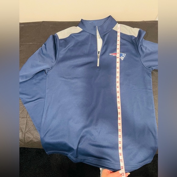 🔥NFL Patriots Sweatshirt 🔥 - Picture 5 of 7